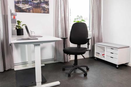 Kontorsstol med synkromekanism