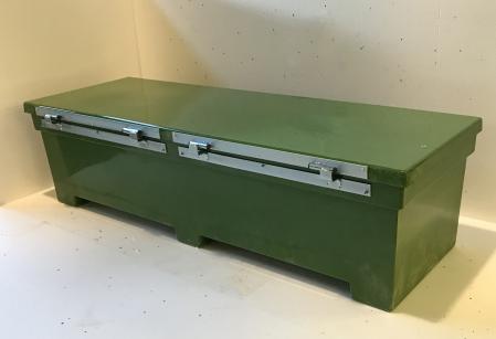 Glasfiberlada med gangjarn i bakkant