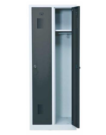 Helsvetsat kladskap med sockel och 2 dorrar