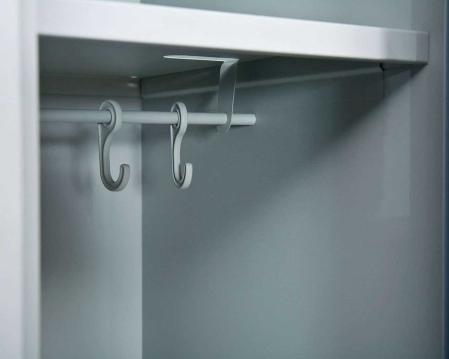 Helsvetsat kladskap med ben och 1 dorr