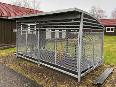 skjutdorrar till cykelhus