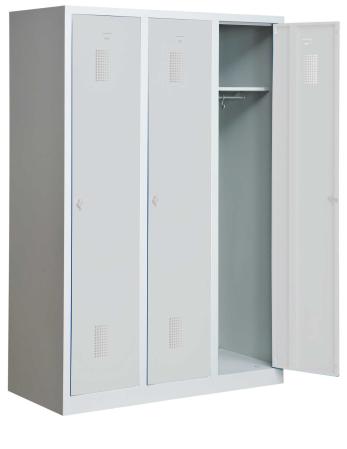 Helsvetsat kladskap med sockel och 3 dorrar