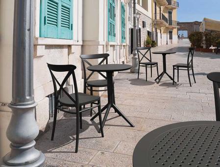 Lunchrumsstol stapelbar i plast