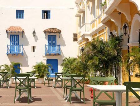 Lunchrumsstol stapelbar i plast