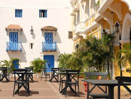 Lunchrumsstol stapelbar i plast