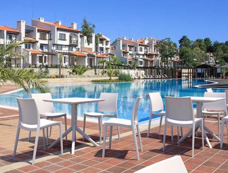 Lunchrumsstol stapelbar i plast