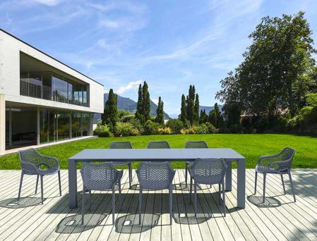 Lunchrumsstol stapelbar i plast