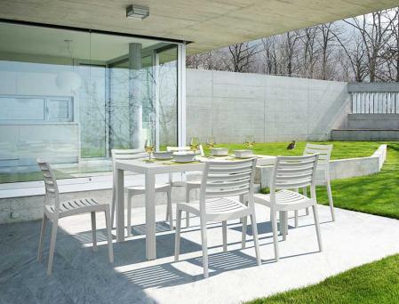 Lunchrumsstol stapelbar i plast