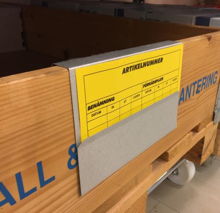 Pallkortshallare i metall