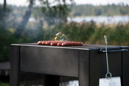 Utomhusgrill i stal