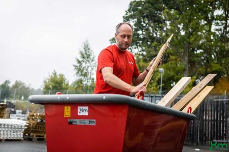 Avfallsvagn med lyftoglor och 3 hjul