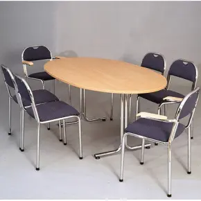 Konferensbord med oval bordsskiva