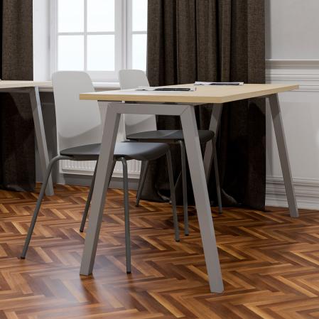 Konferensbord med A-format stativ