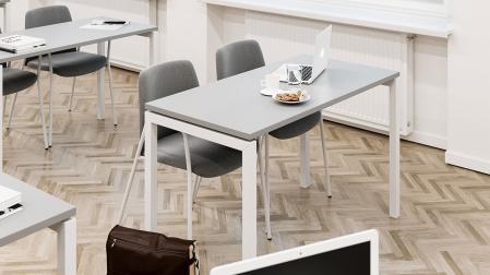 Konferensbord med U-format stativ