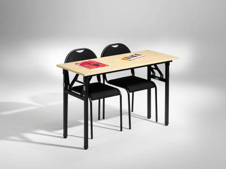 Stabilt konferensbord som ar fallbart