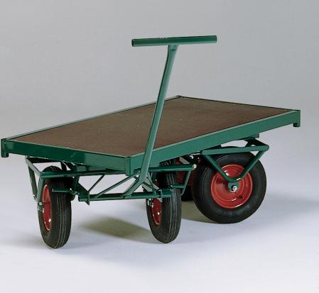 Flakvagn med fyrhjulsstyrning