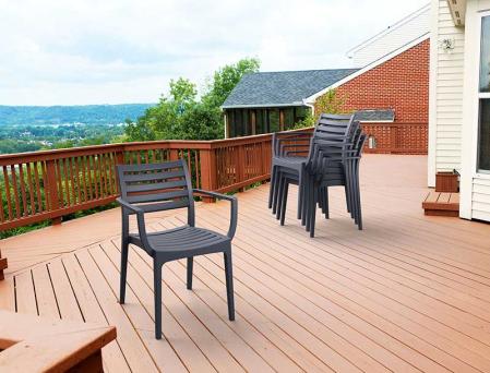 Lunchrumsstol stapelbar i plast