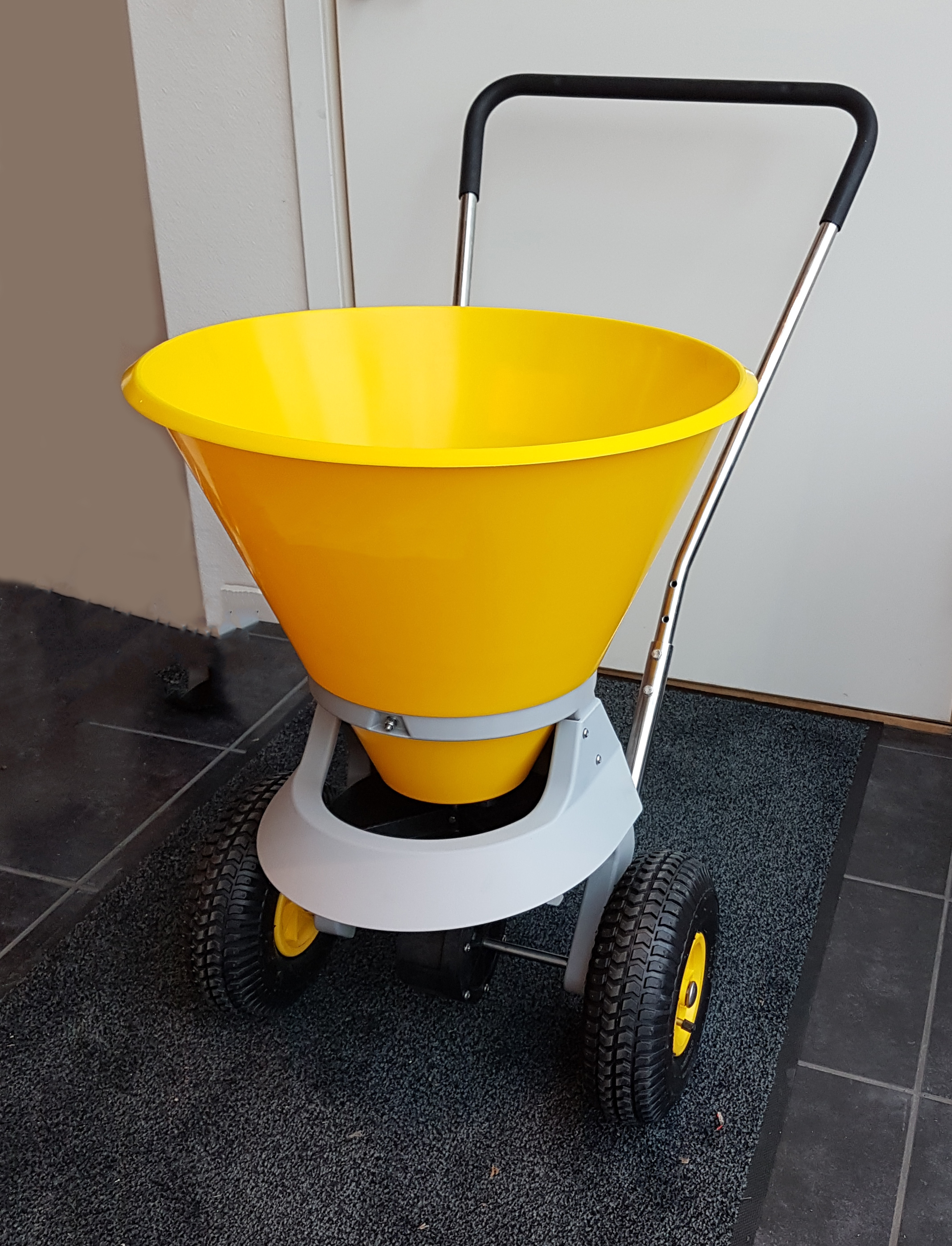 Salt- och sandspridare Limonit