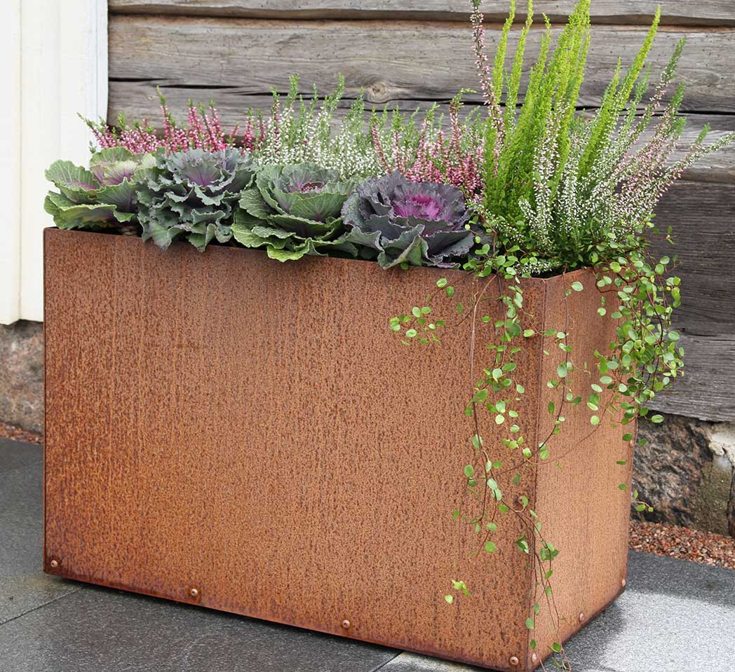 Blomkruka Garden i Cortenstål med dräneringshål