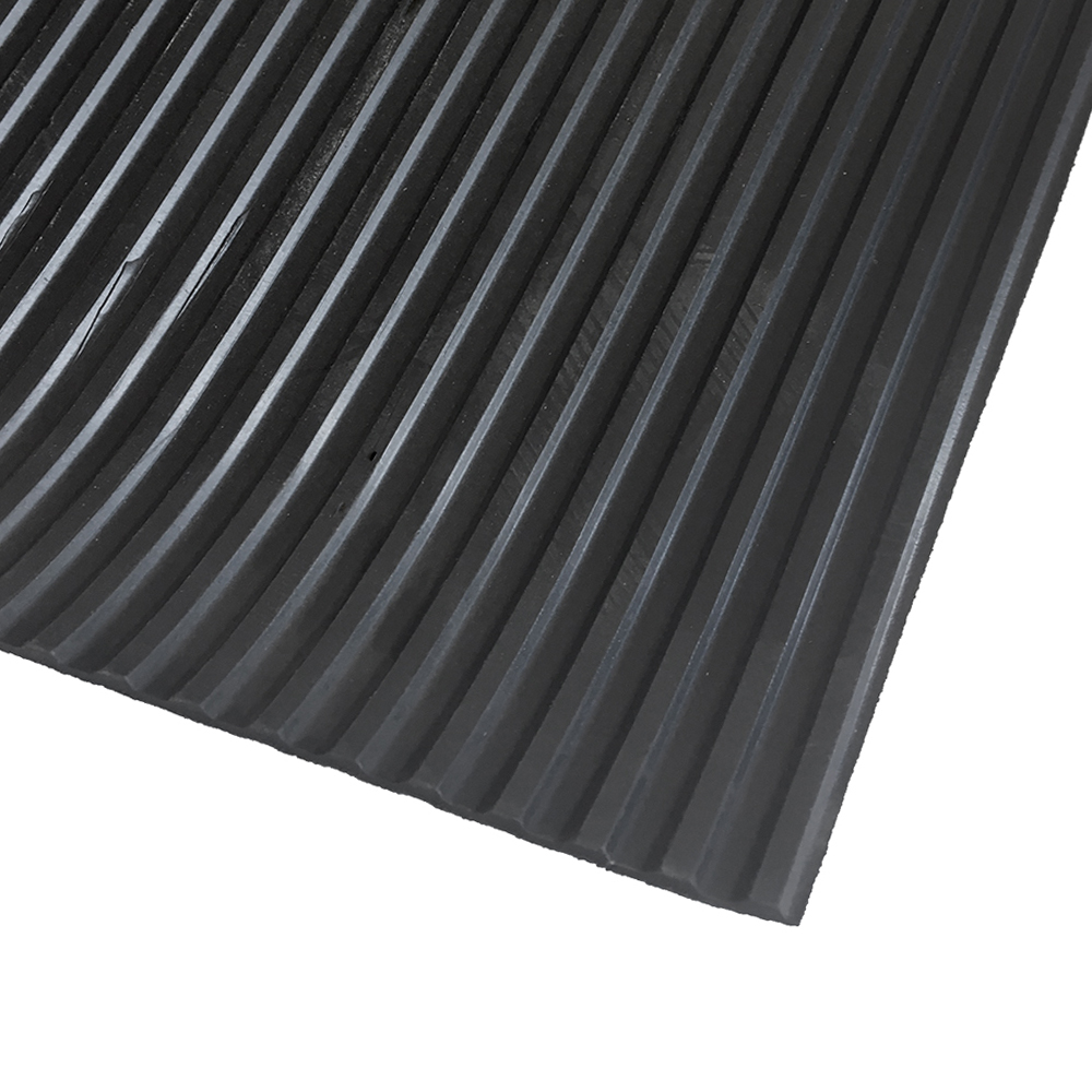 Mellanräfflad gummiduk 1200 mm svart